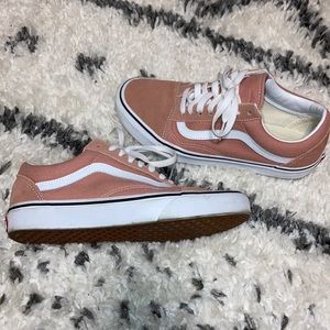 Vans off the wall salmon colored shoes size 8.5 wonens/ 7 mens